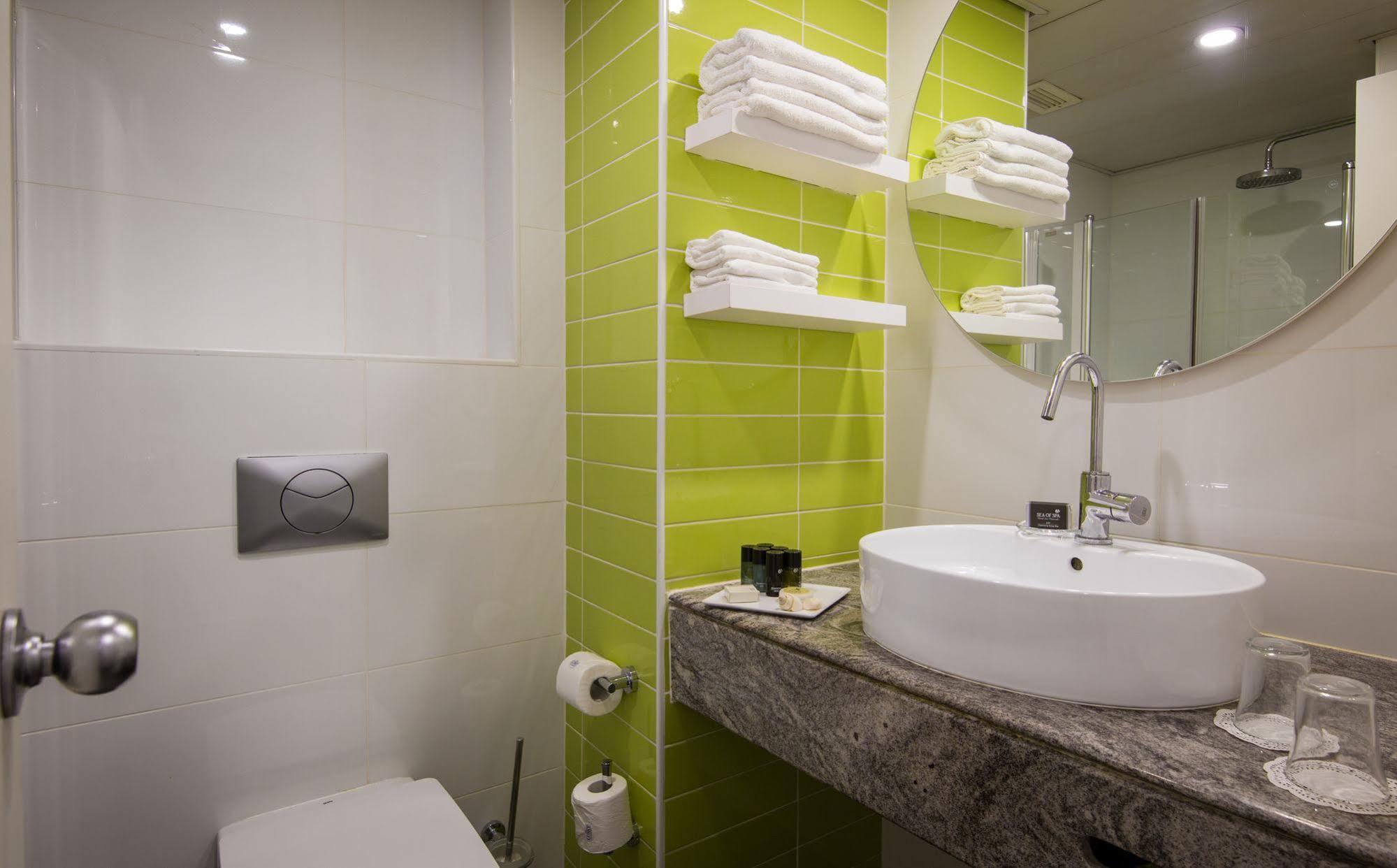 Jewel Tlv Hotel Tel Aviv Buitenkant foto